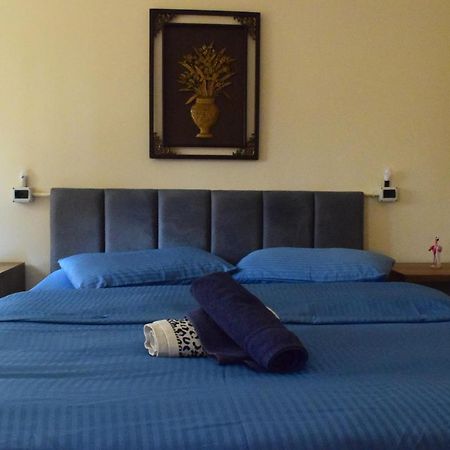 D1 Rooms & Apartments 地拉那 外观 照片
