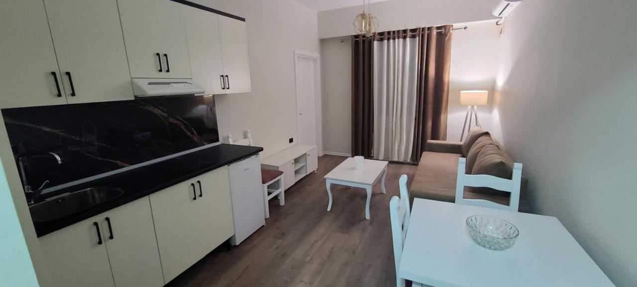 D1 Rooms & Apartments 地拉那 外观 照片