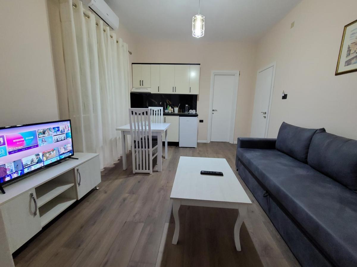 D1 Rooms & Apartments 地拉那 外观 照片