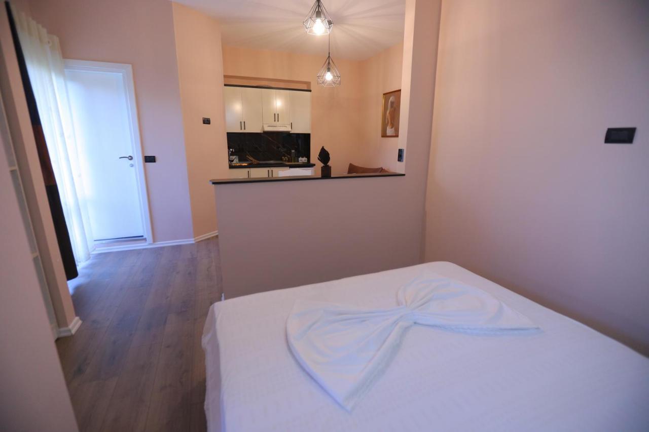 D1 Rooms & Apartments 地拉那 外观 照片