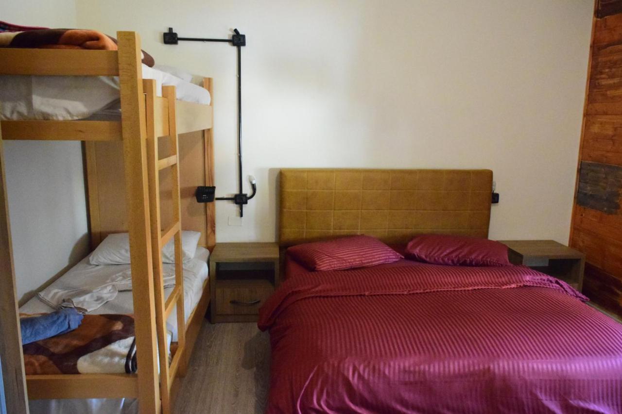 D1 Rooms & Apartments 地拉那 外观 照片